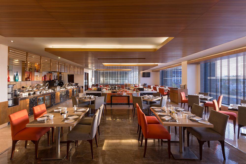 Four Points By Sheraton Jaipur, City Square Buitenkant foto